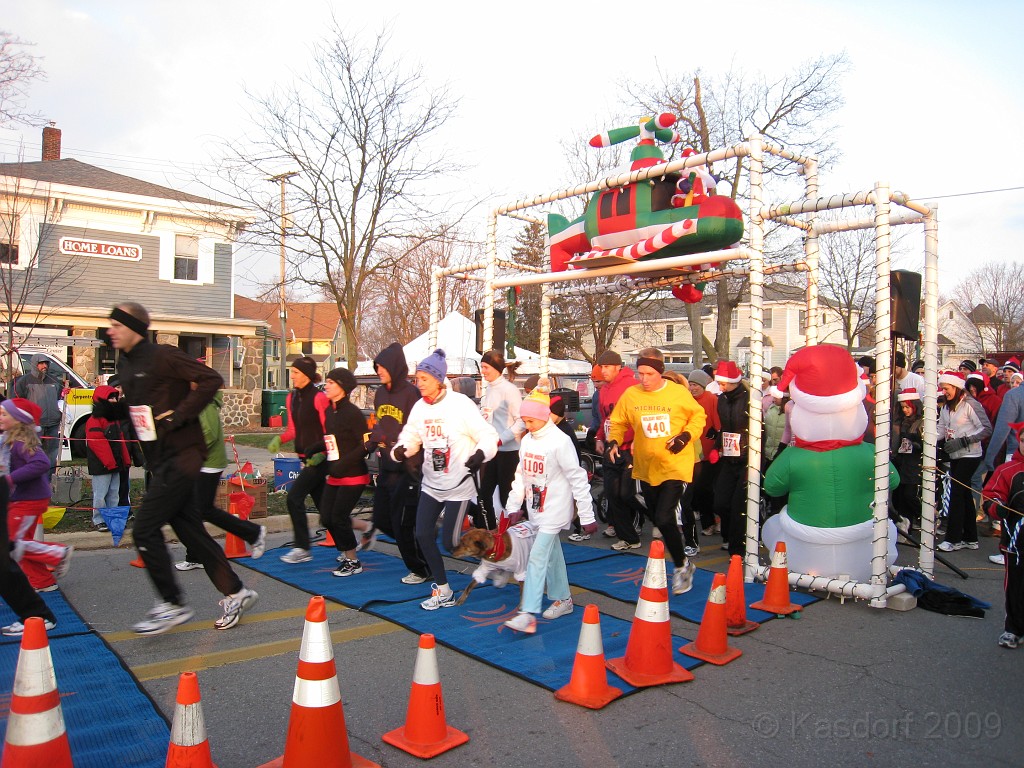 Holiday Hustle 5K 2009 285.jpg - The 2009 running of the Holiday Hustle 5K put on by Running Fit in Dexter Michigan on a sunny but 28 degree on December 5, 2009.